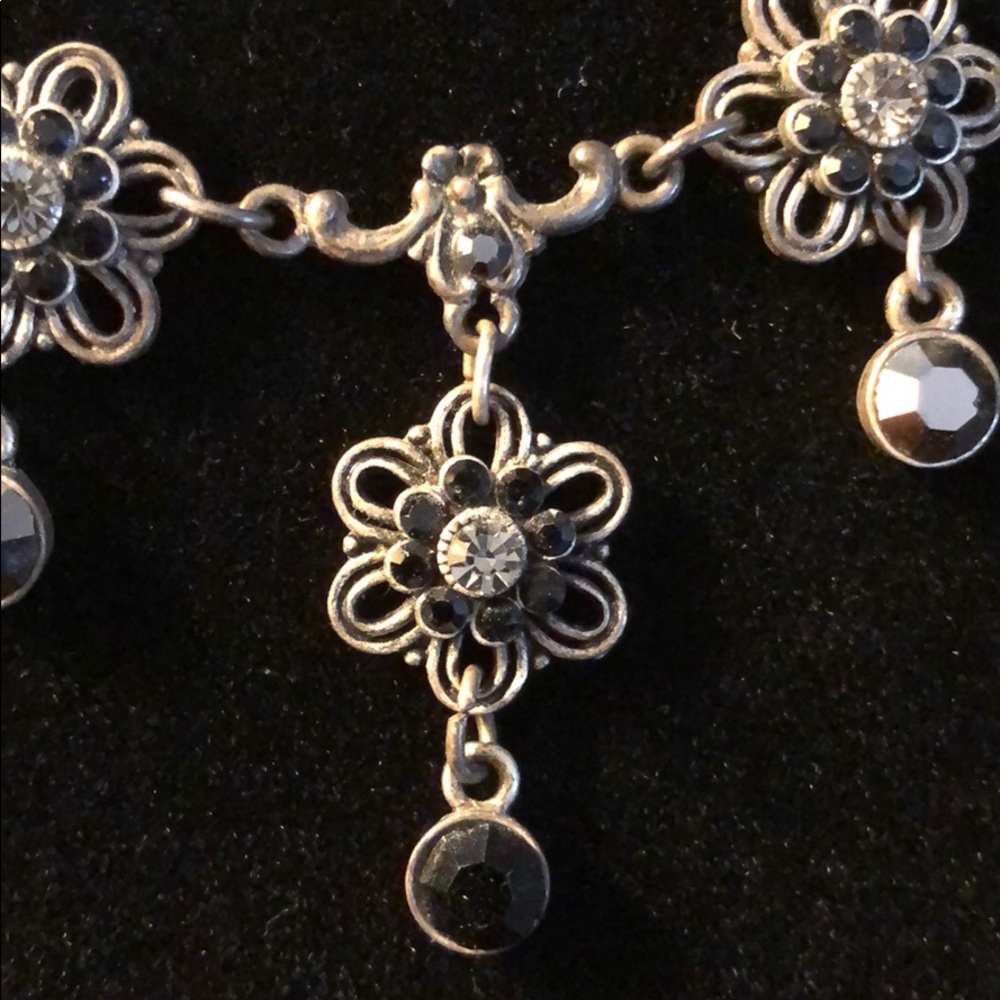 sparkly necklace black and clear rhinestones - Picture 3 of 8